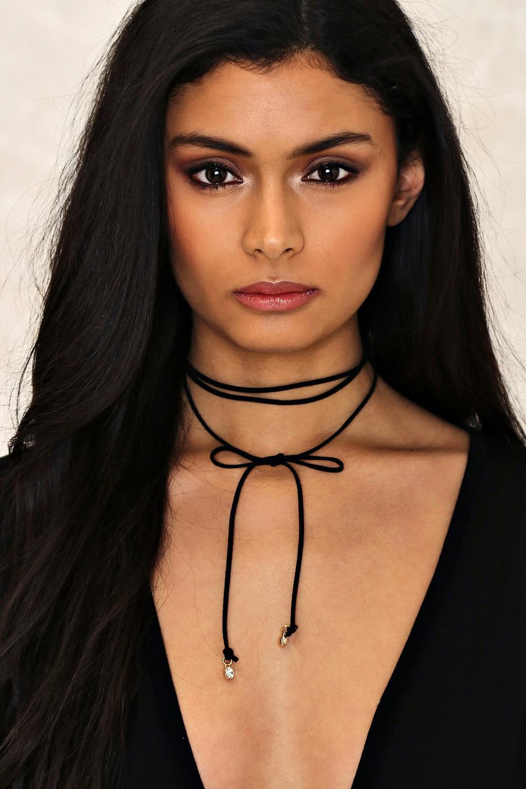 Lacie Wrap Choker image number 1