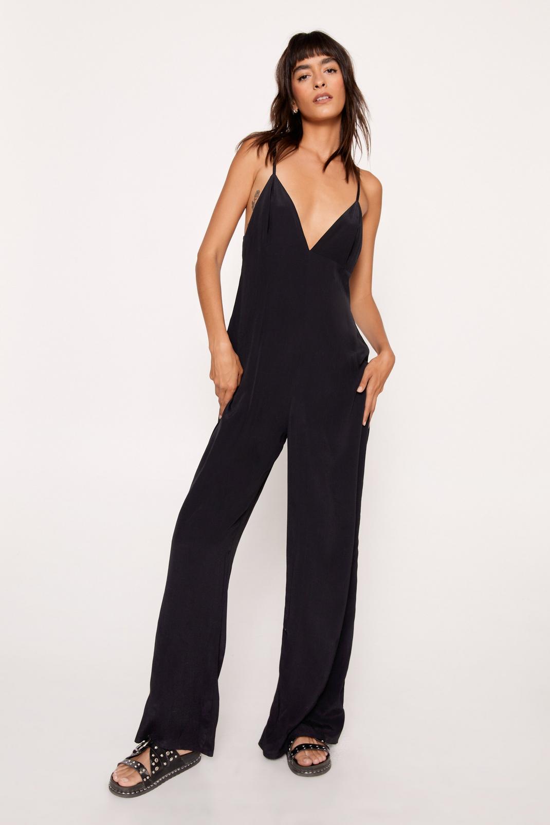 Black Strappy Back Detail Relaxed Jumpsuit image number 1