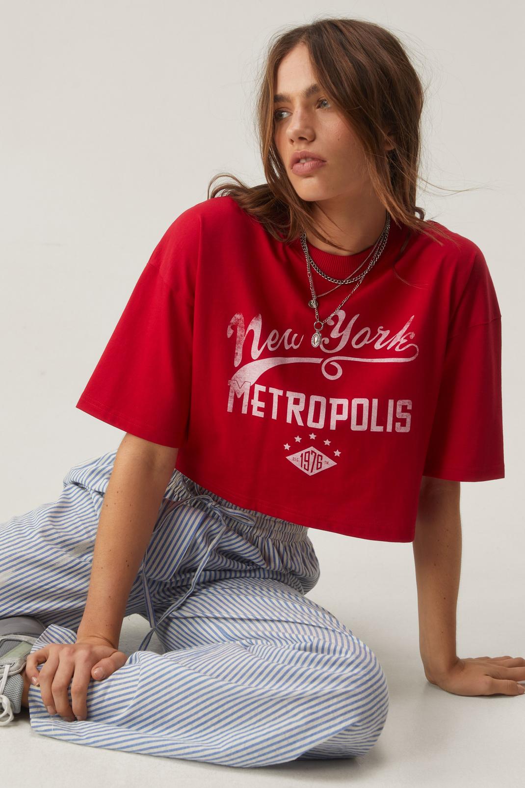 Red Boxy New York Cropped Graphic T-shirt image number 1