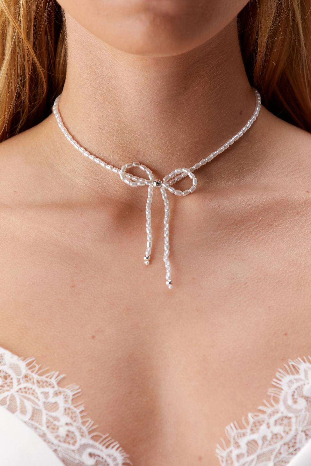 White Pearl Bow Choker image number 1