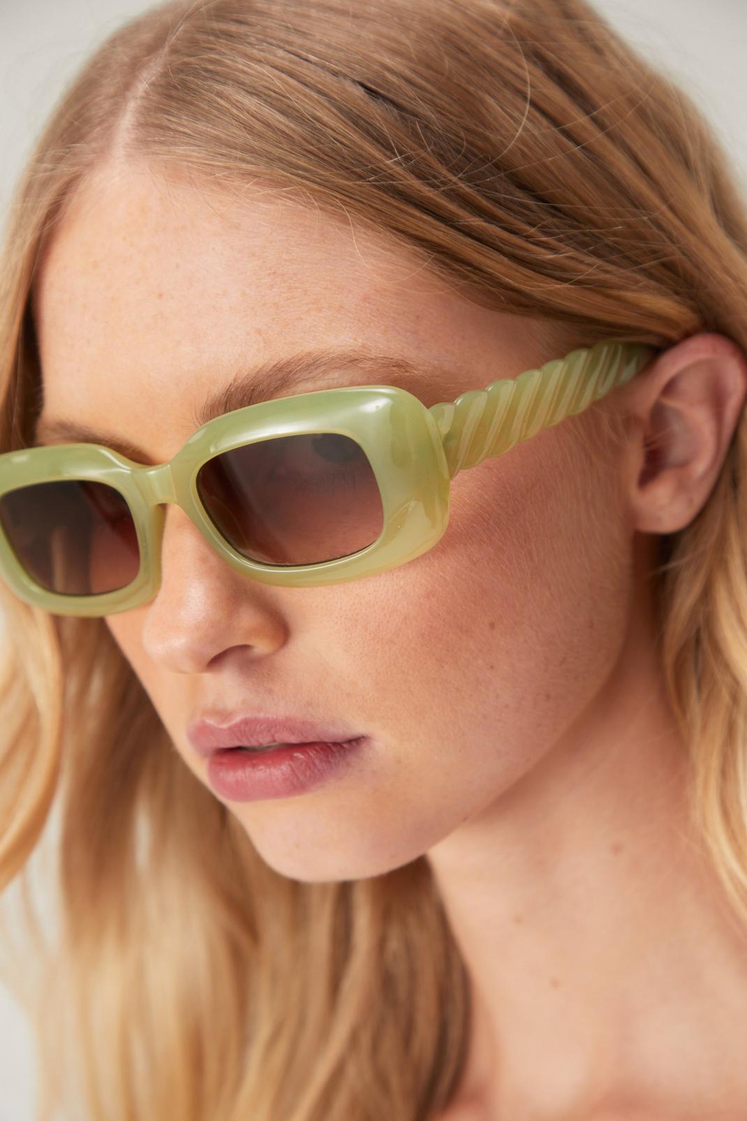 Green Thick Framed Square Twist Detail Sunglasses image number 1