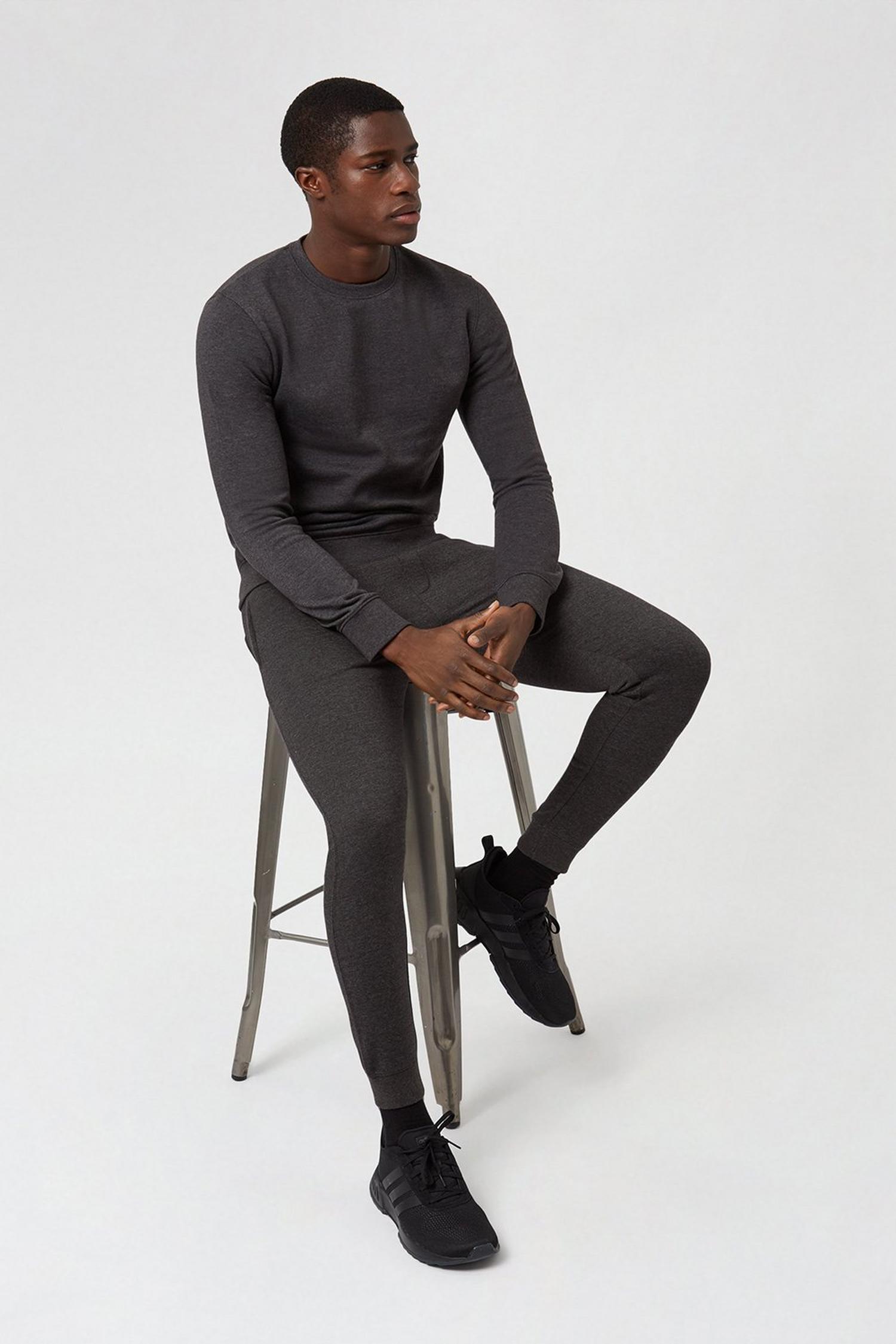 tech fleece cropped pants