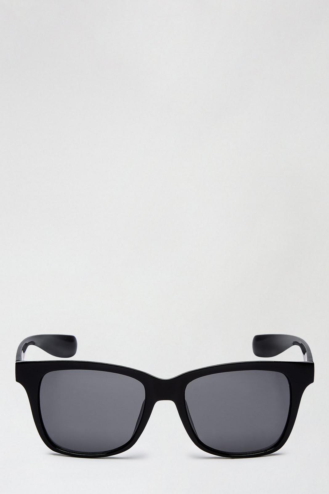 105 Black Oversized Sunglasses image number 1