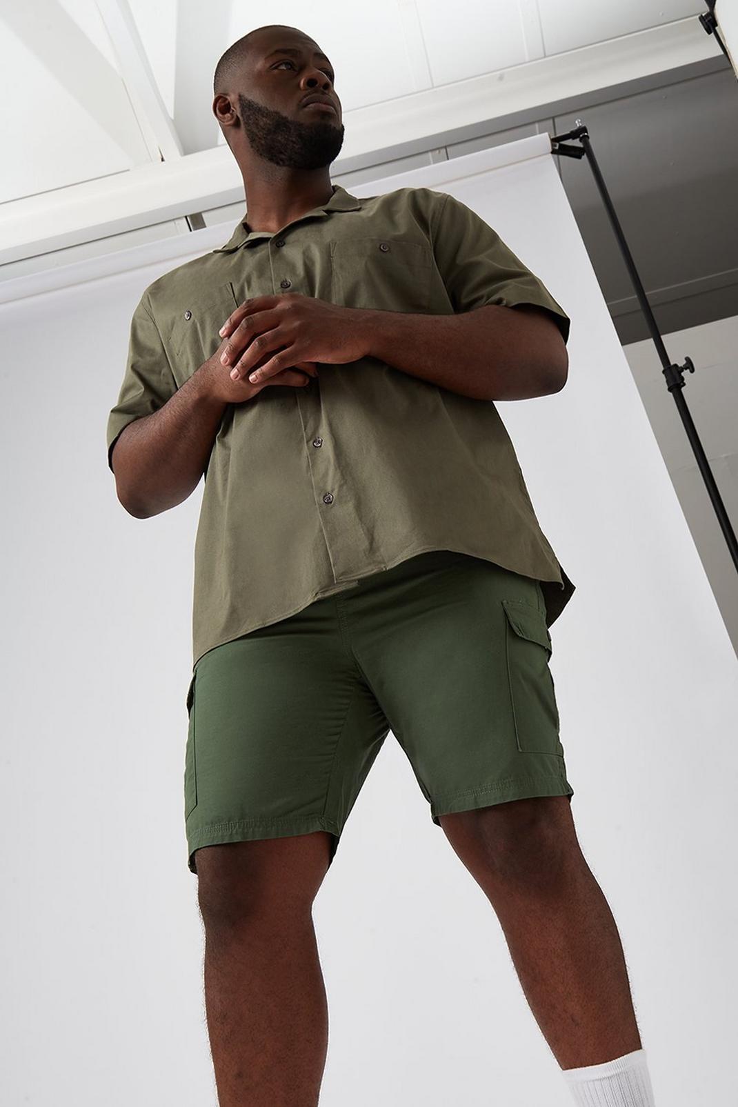 135 Plus And Tall Washed Cargo Shorts image number 2