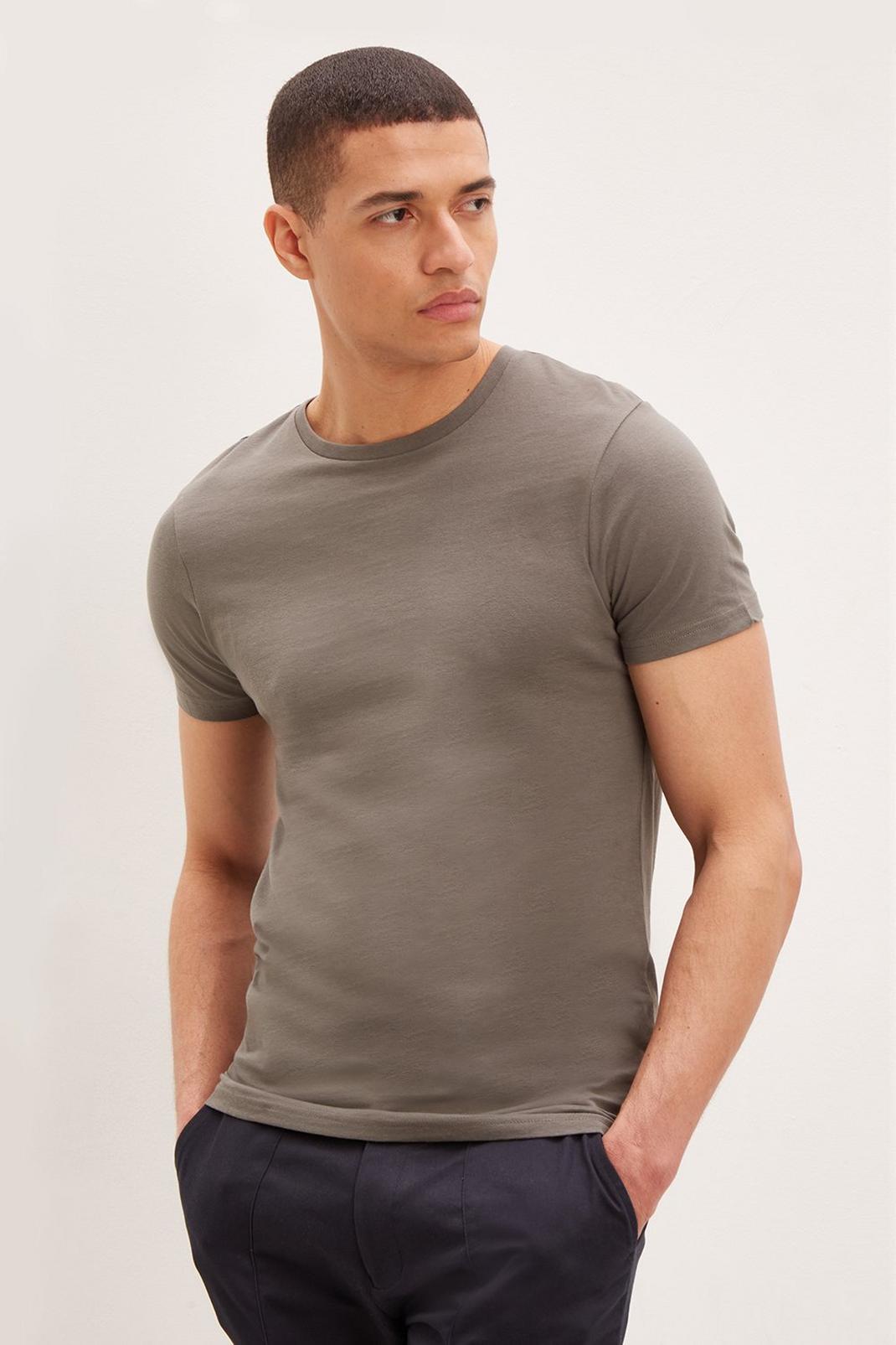 135 Muscle Fit Short Sleeve T-Shirt image number 1