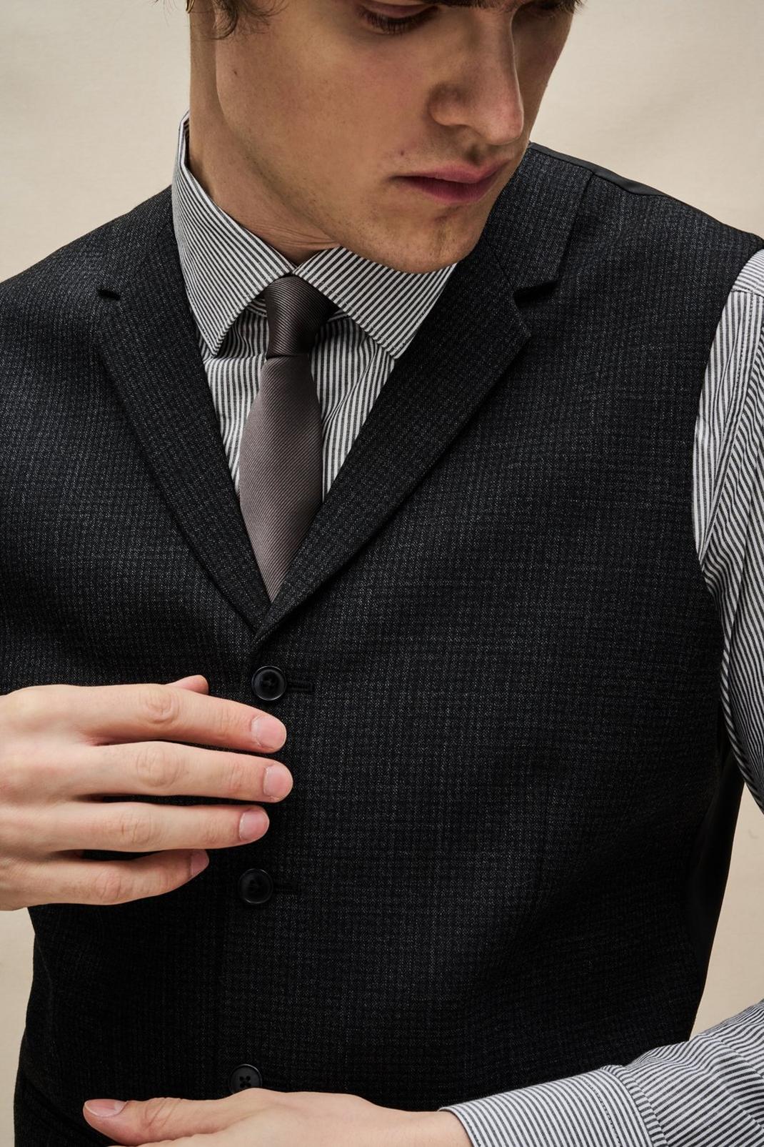 115 1904 Charcoal Textured Tailored Suit Waistcoat image number 2