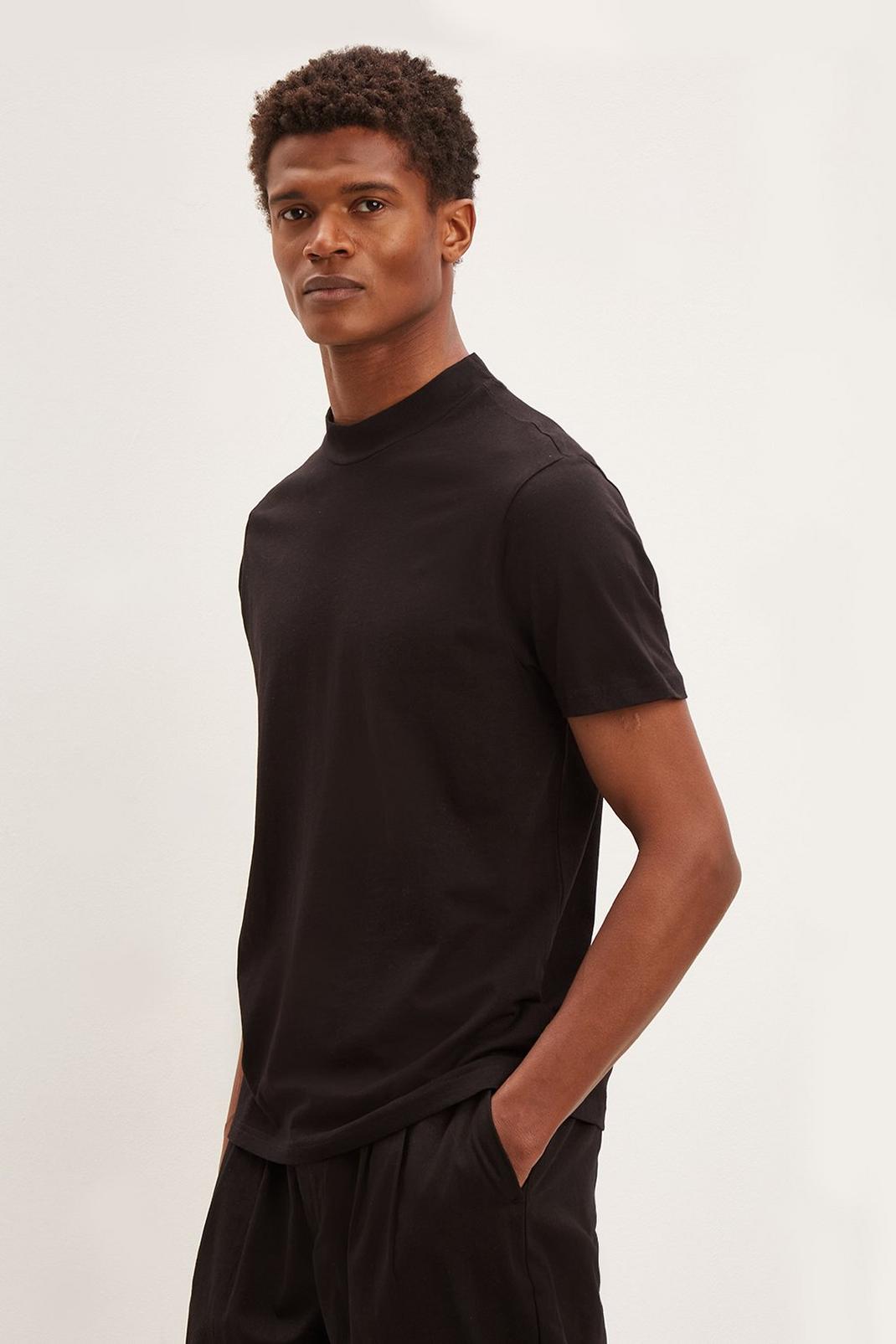 Black Short Sleeve Turtle Neck T-shirt image number 1