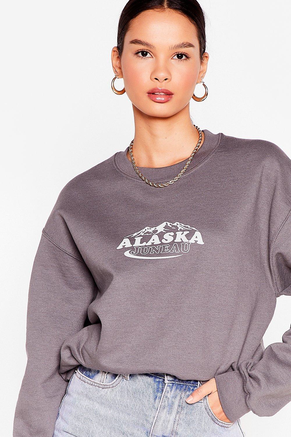 Women's Oversized Alaska Graphic Crew Sweatshirt