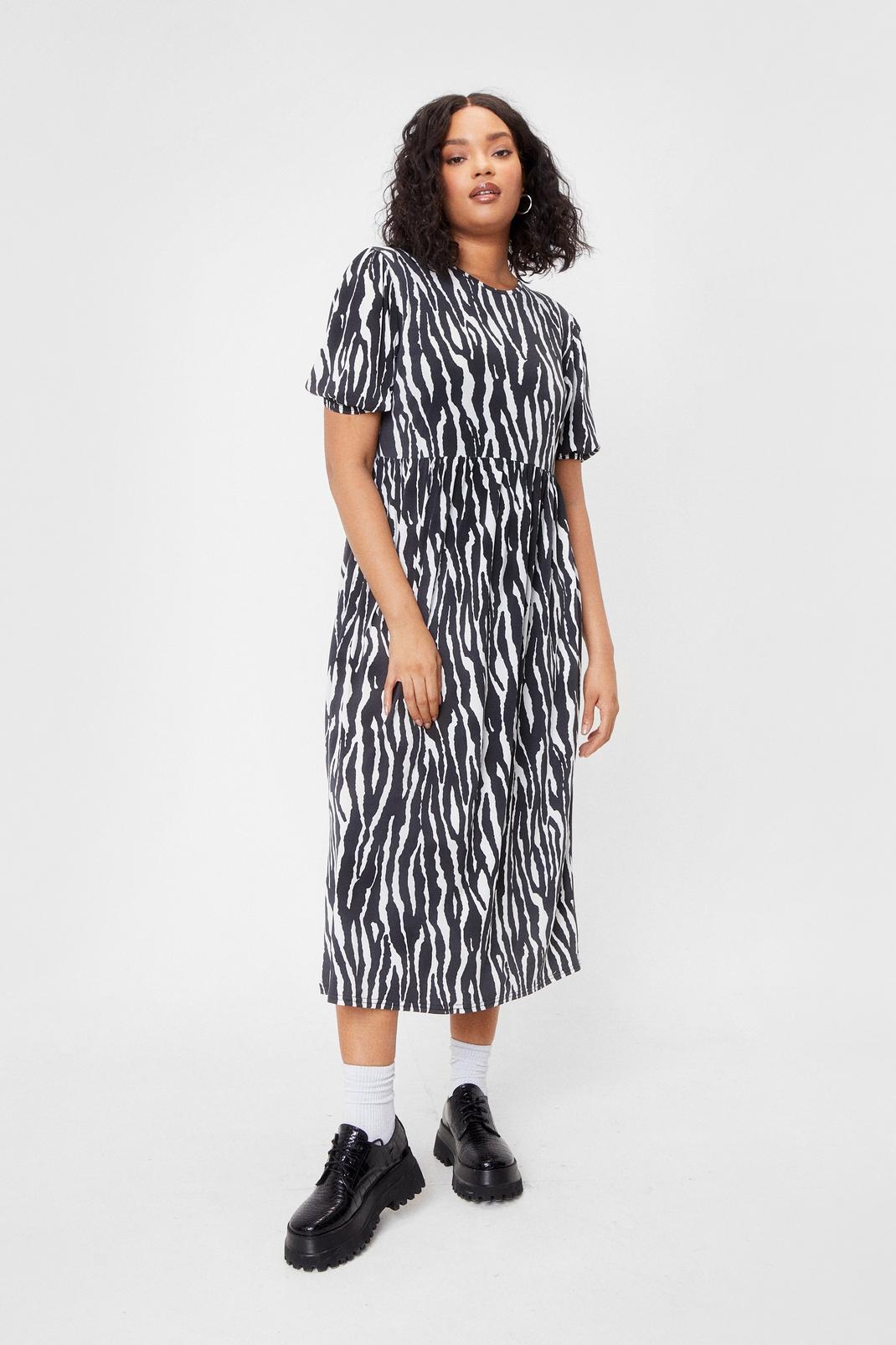 Black Plus Size Loose Zebra Midi Dress image number 1