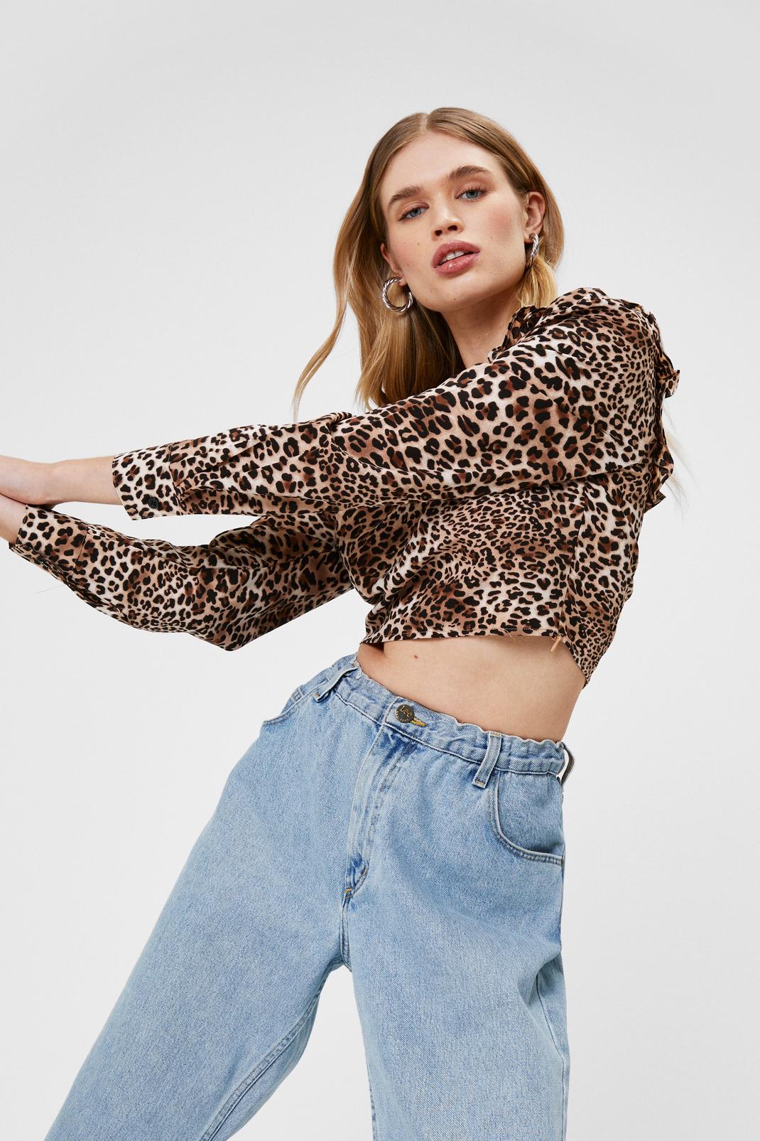 109 Leopard Ruffle Collar Cropped Blouse image number 2