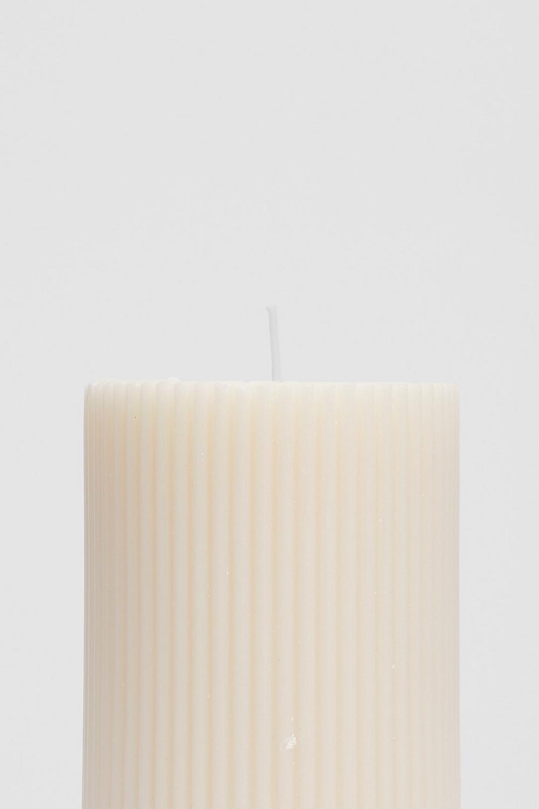 173 Round Ribbed Classic Candle image number 2