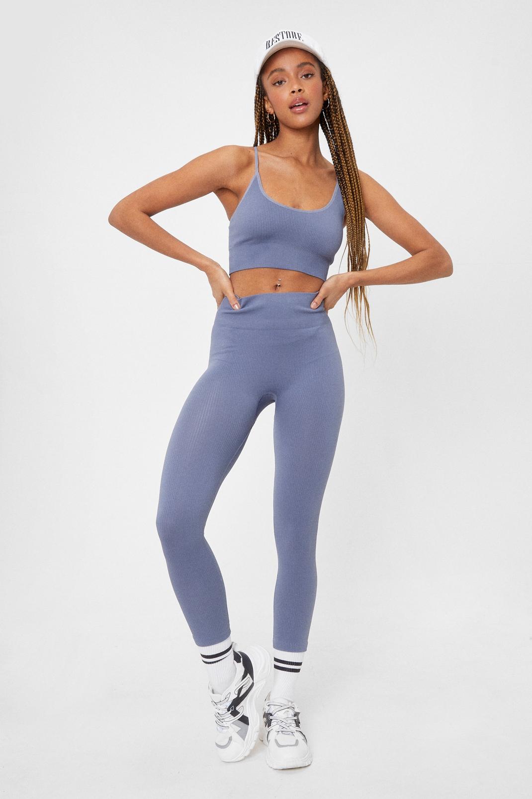 131 Ribbed Sculpted Seamless Top and Cropped Leggings Set image number 2