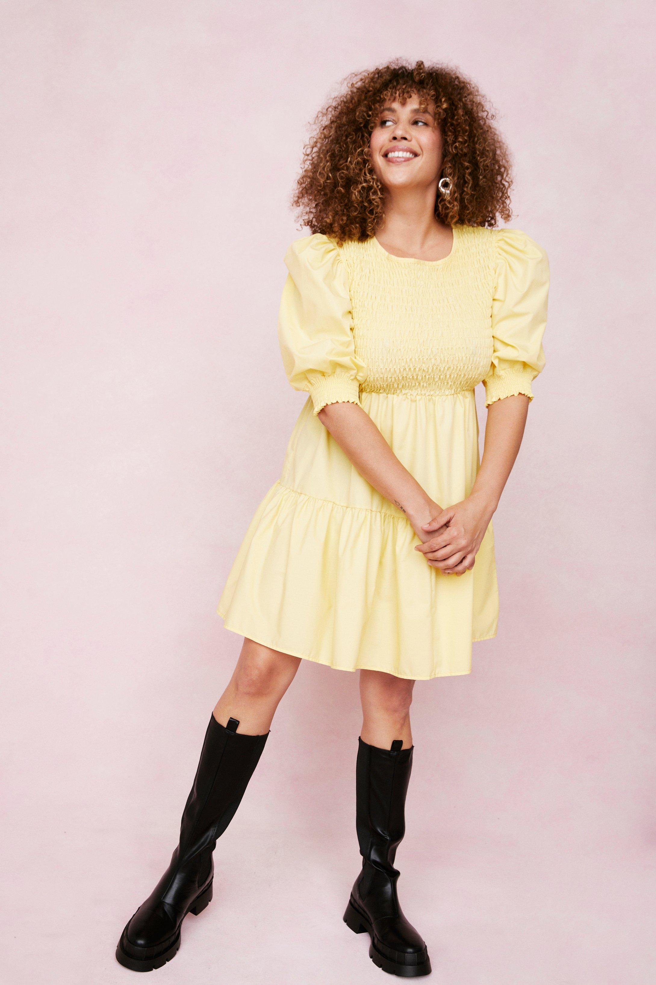 Grande taille Robe babydoll a manches boufffantes et fronces Nasty Gal