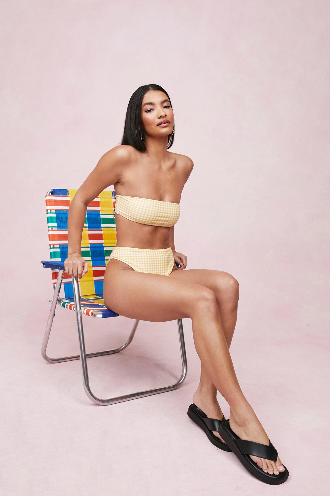 Bikini haut bandeau à attaches & bas taille haute à imprimé vichy, Yellow image number 1