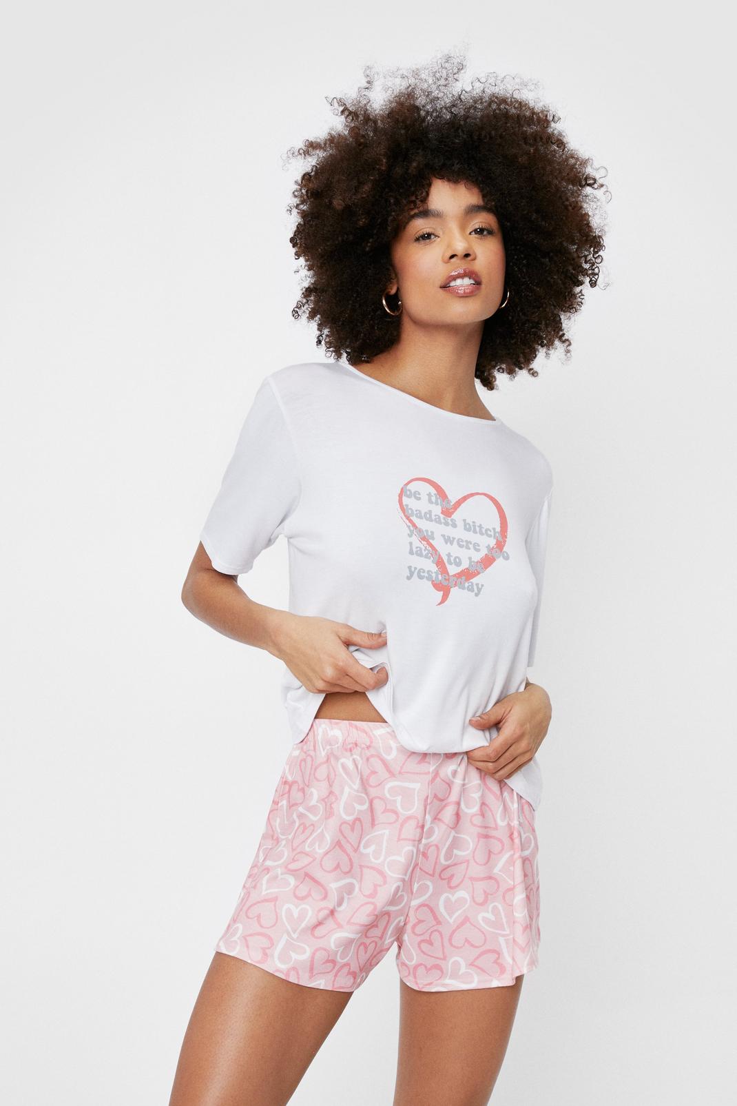 Pyjama t-shirt court à impressions Badass Bitch & short à imprimé cœurs, Pink image number 1