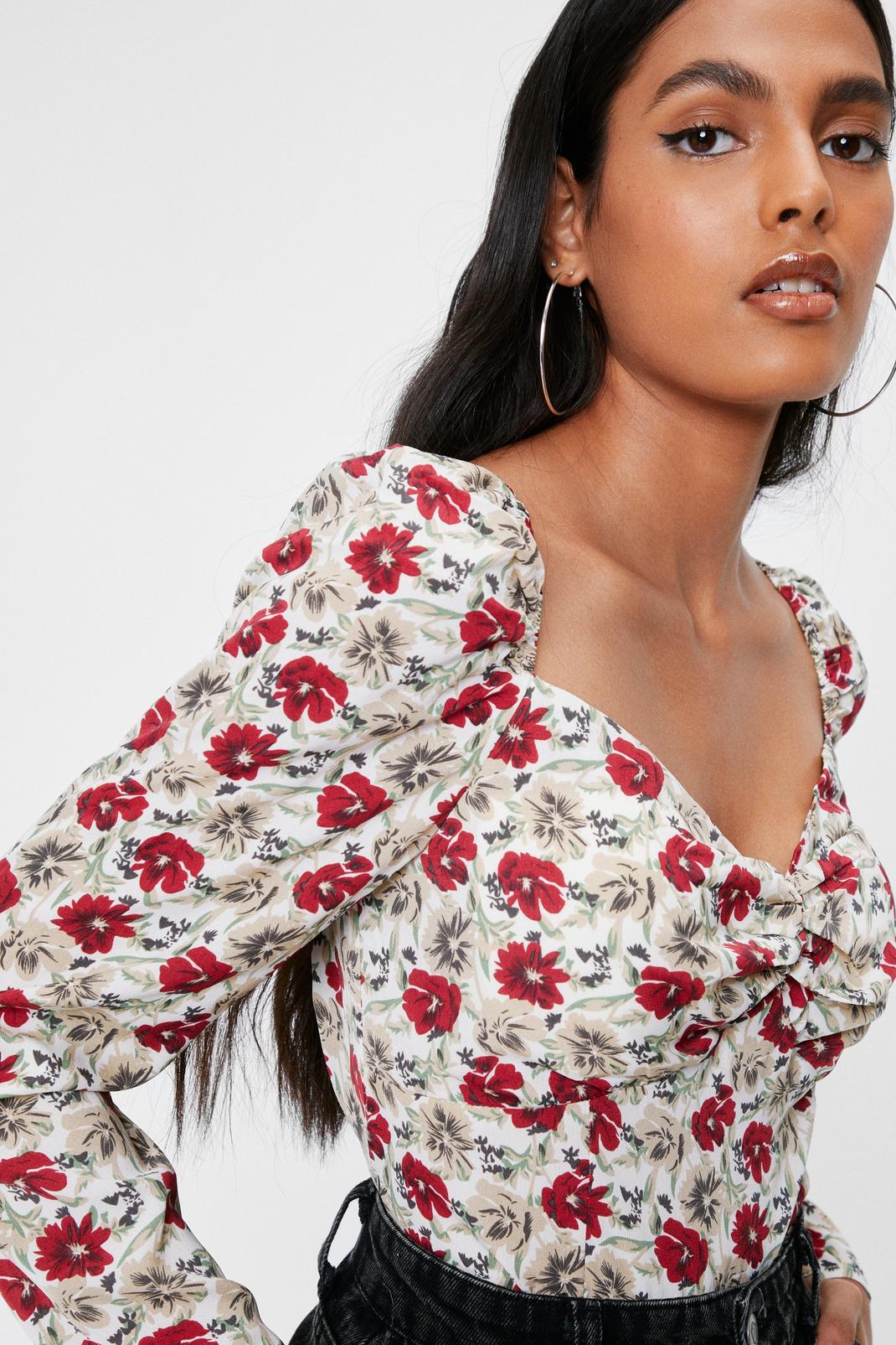 Red Floral Print Sweetheart Neckline Puff Sleeve Blouse image number 1