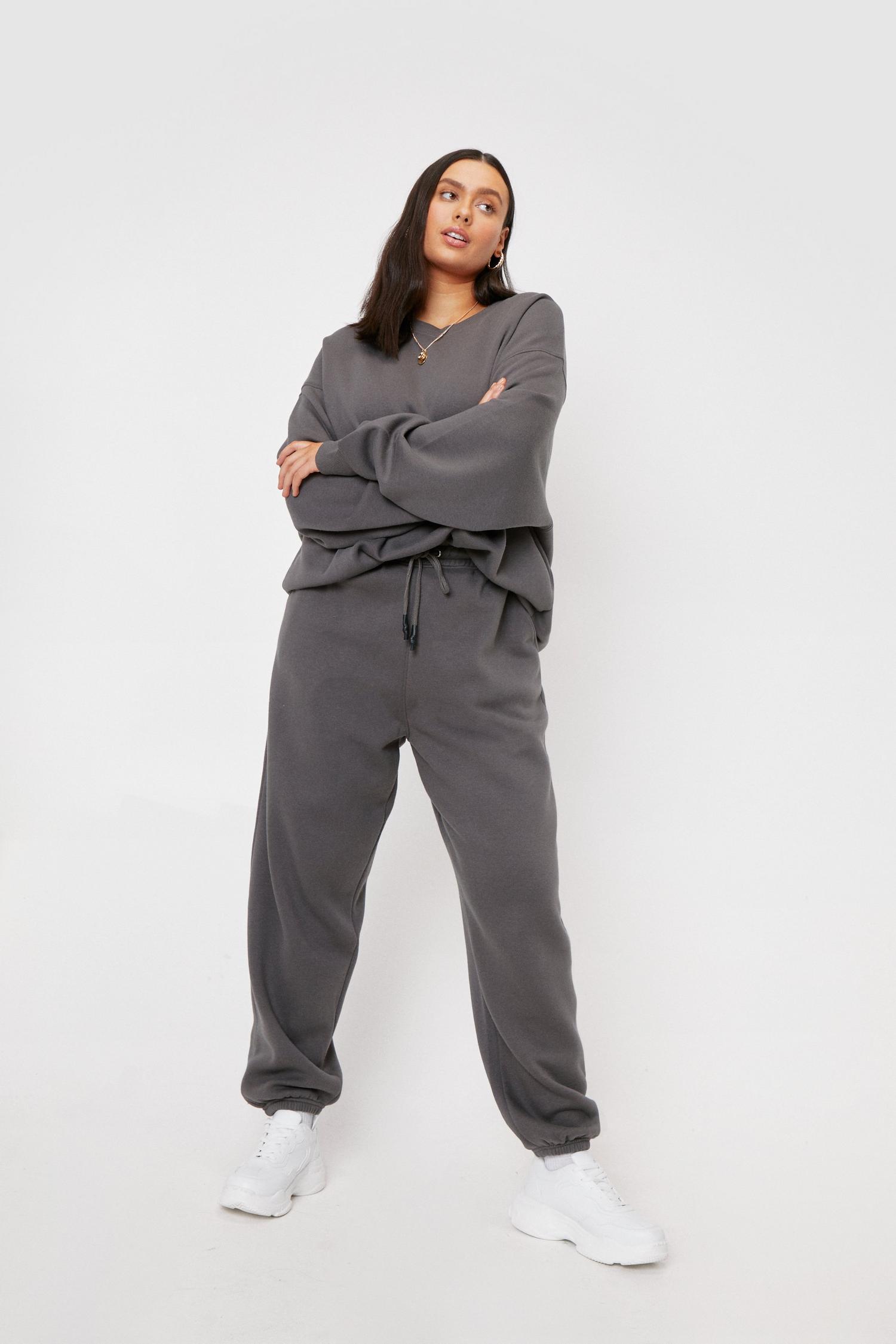 oversized crew neck sweatshirt outfit