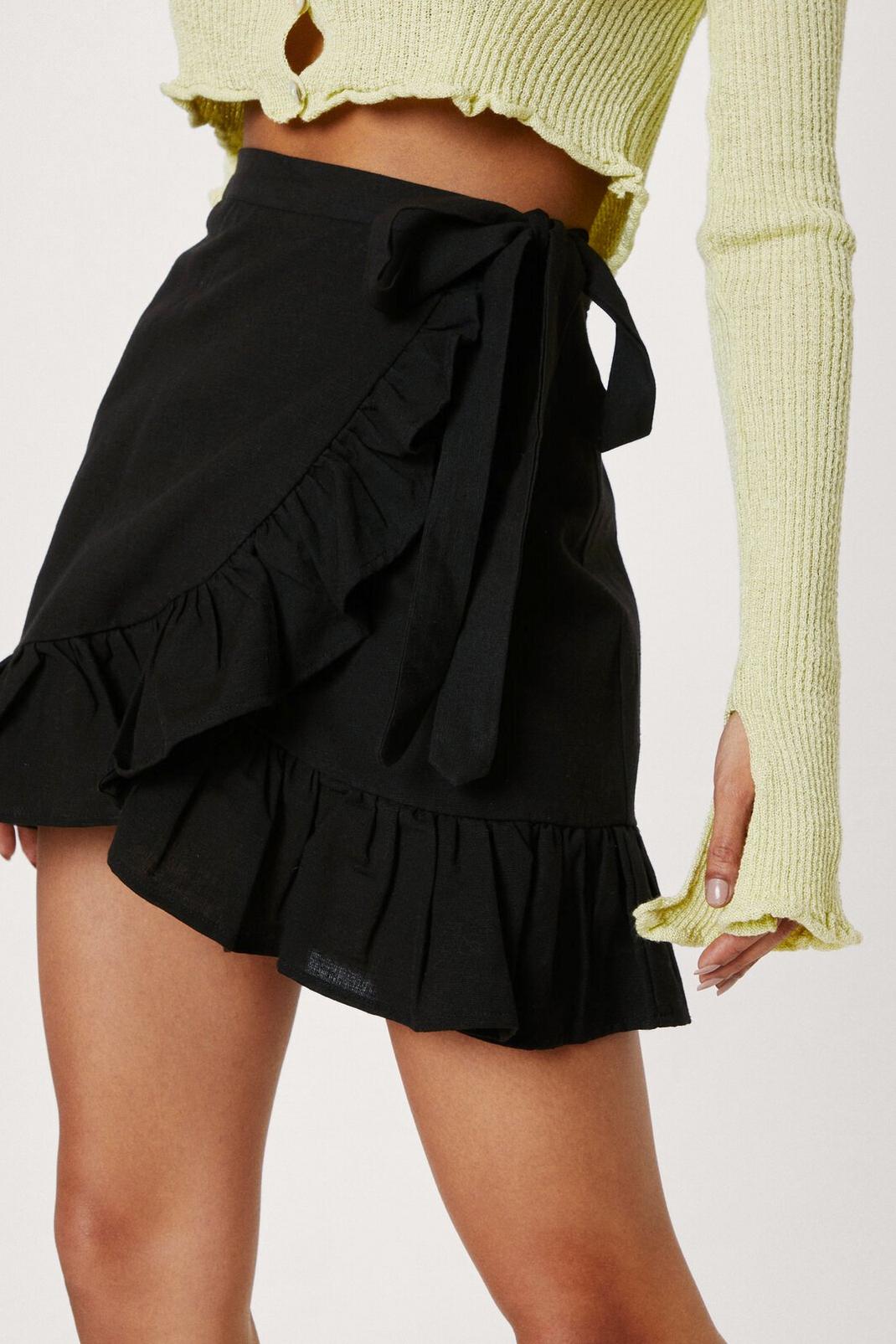 Mini jupe portefeuille en lin à attaches et détails volantés, Black image number 1