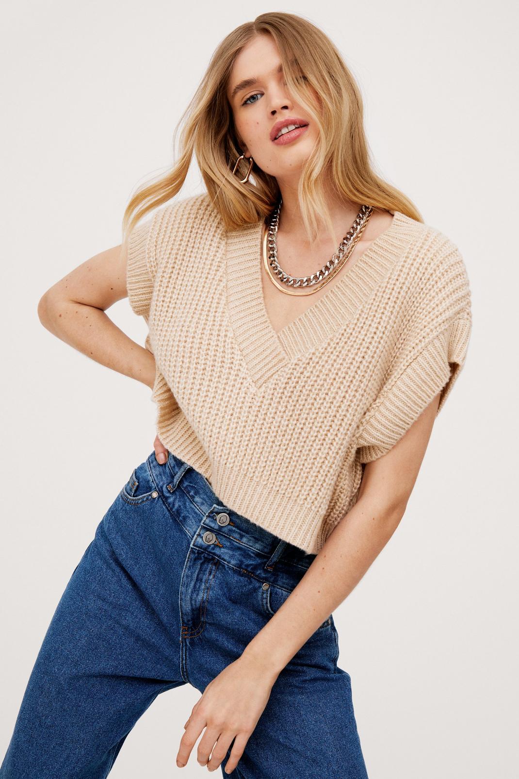 Oatmeal V Neck Chunky Knit Cropped Tank Top image number 1