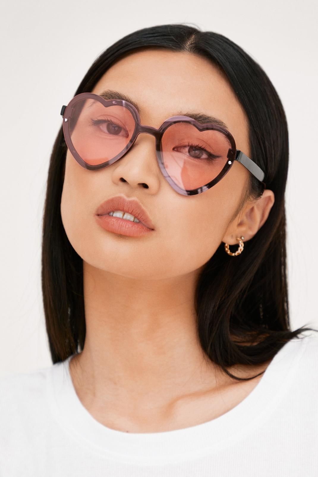 Baby pink Oversized Tinted Heart Frame Sunglasses image number 1