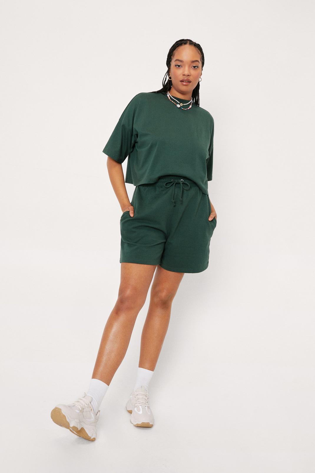 Green Plus Size Cropped T-Shirt and Shorts Set image number 1