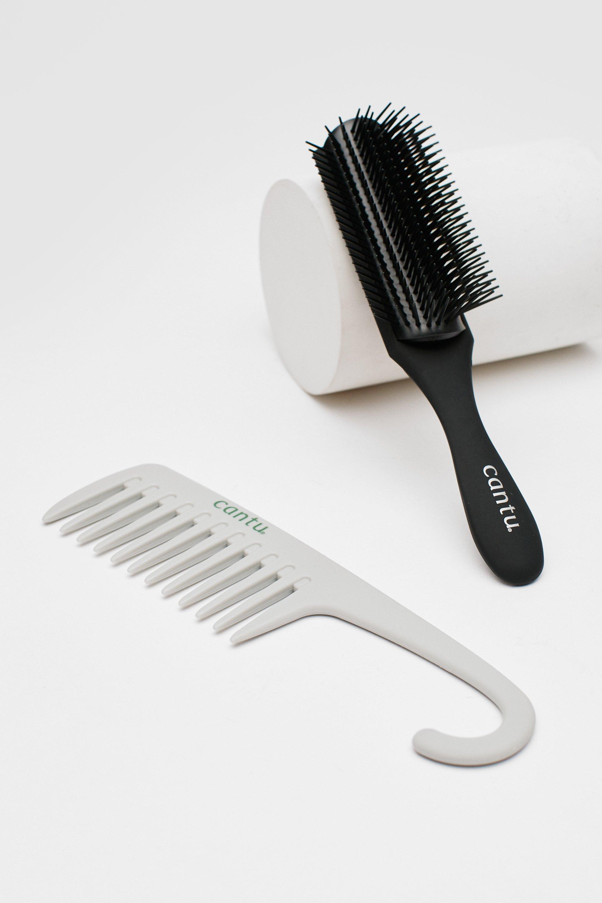 CANTU Detangle Sturdy Wash Day Brush CANTU Detangle Sturdy Wash Day Brush