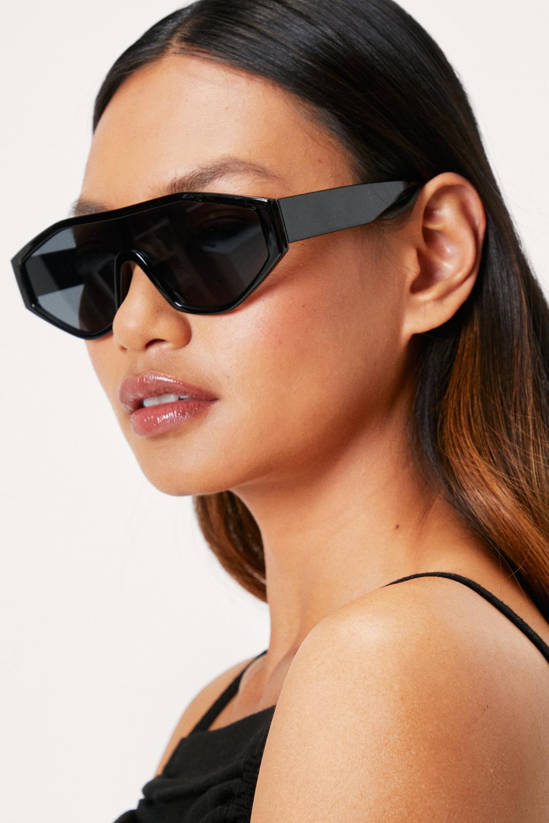 Black Oversized Tinted Square Frame Sunglasses image number 1