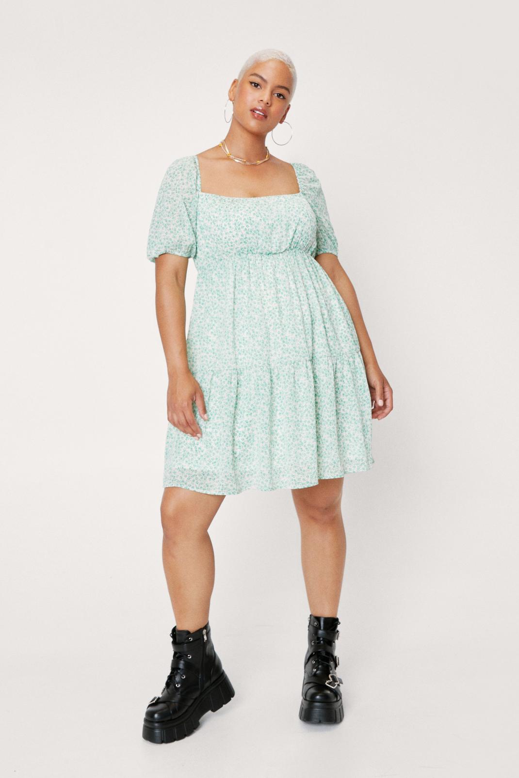 Green Plus Size Floral Puff Sleeve Smock Mini Dress image number 1