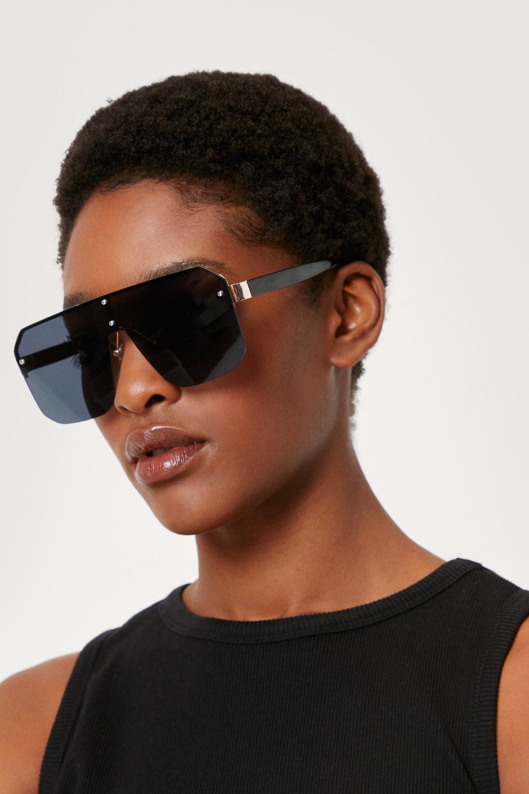 Black Oversized Flat Top Aviator Sunglasses image number 1