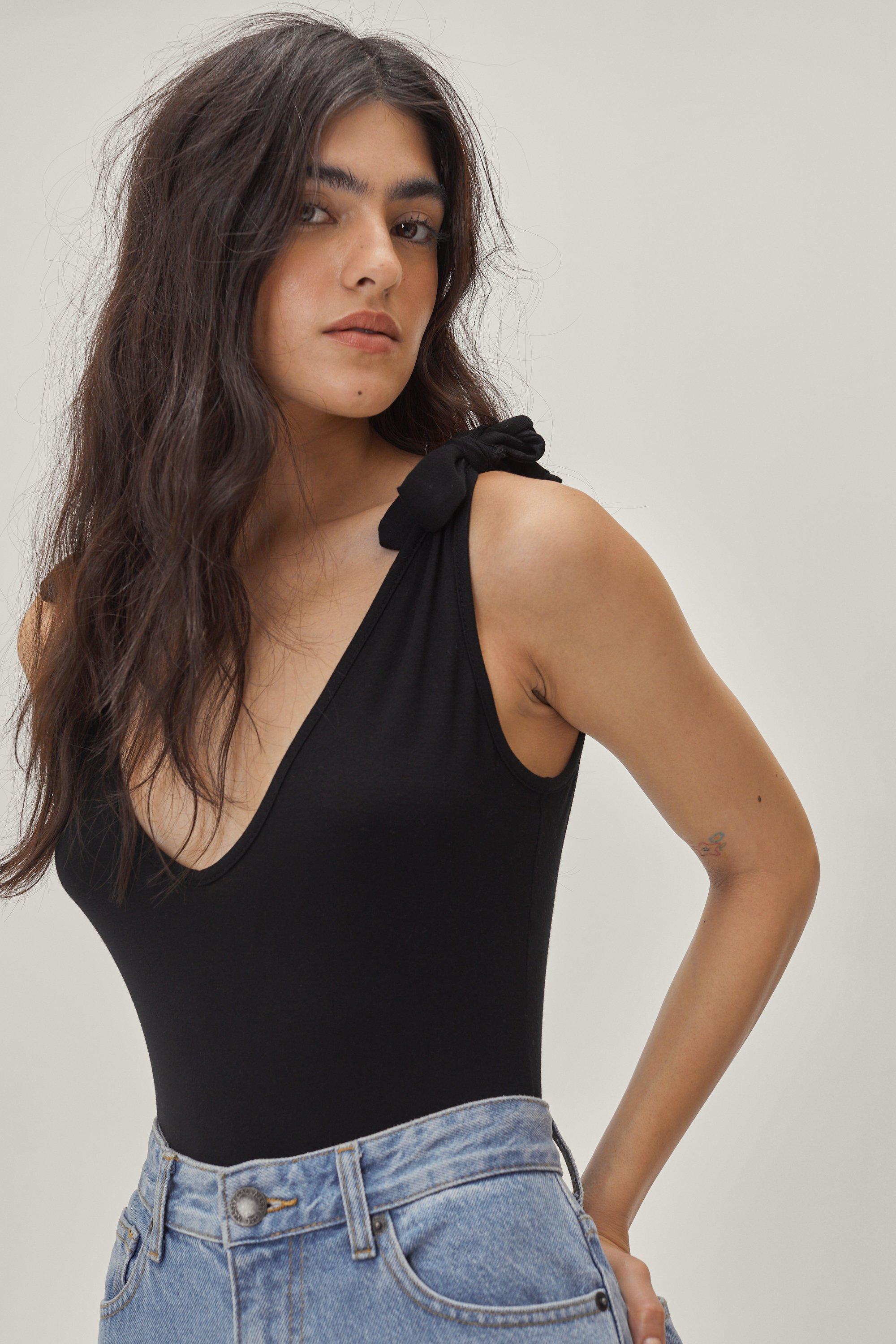 black sleeveless v neck bodysuit