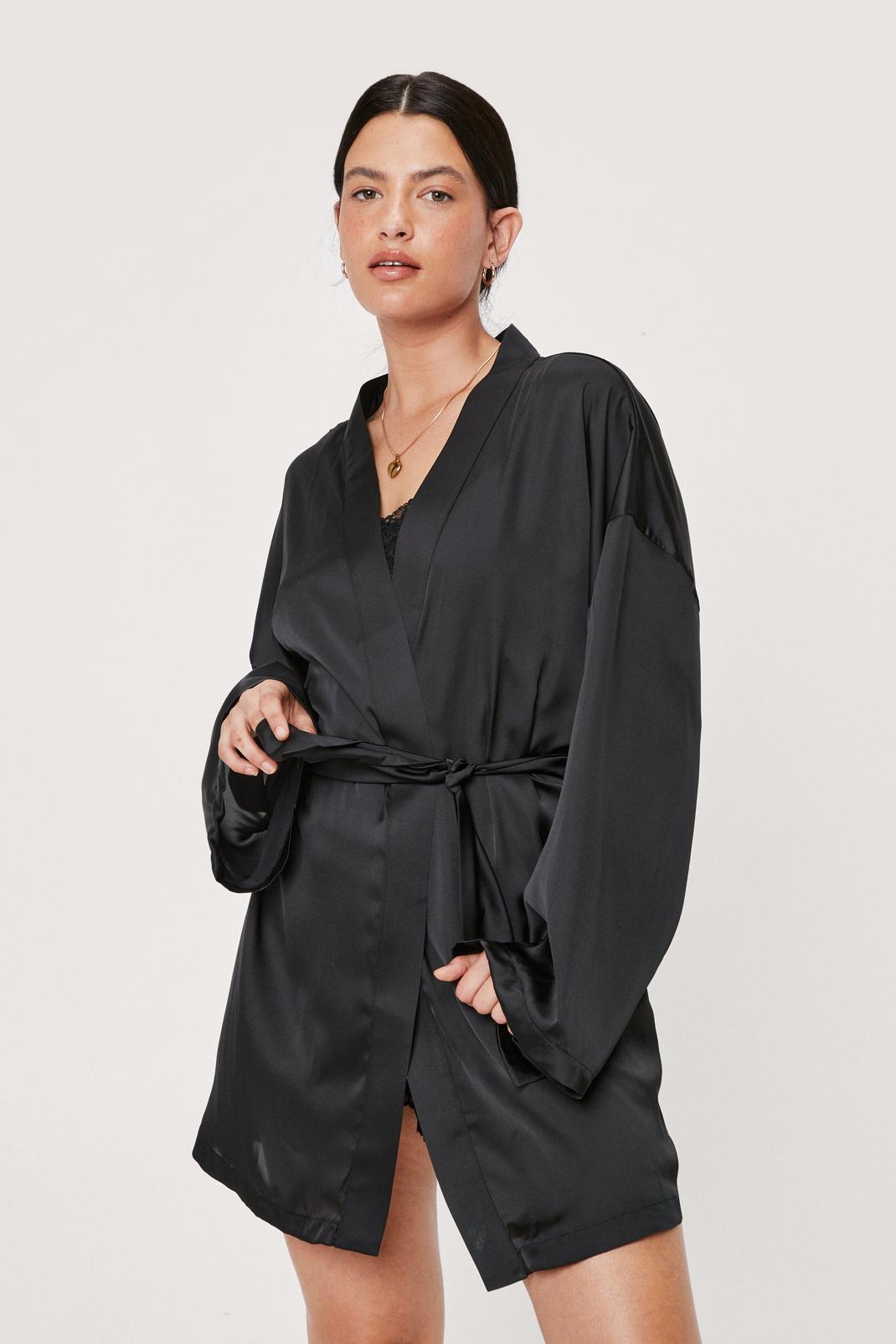 Premium - Robe de chambre ceinturée en saitn, Black image number 1