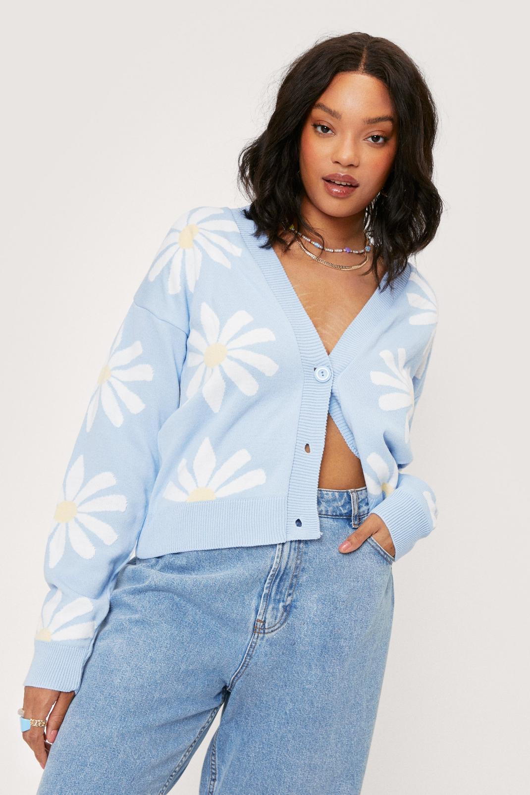 Blue Plus Size Daisy Print Cropped Knit Cardigan image number 1