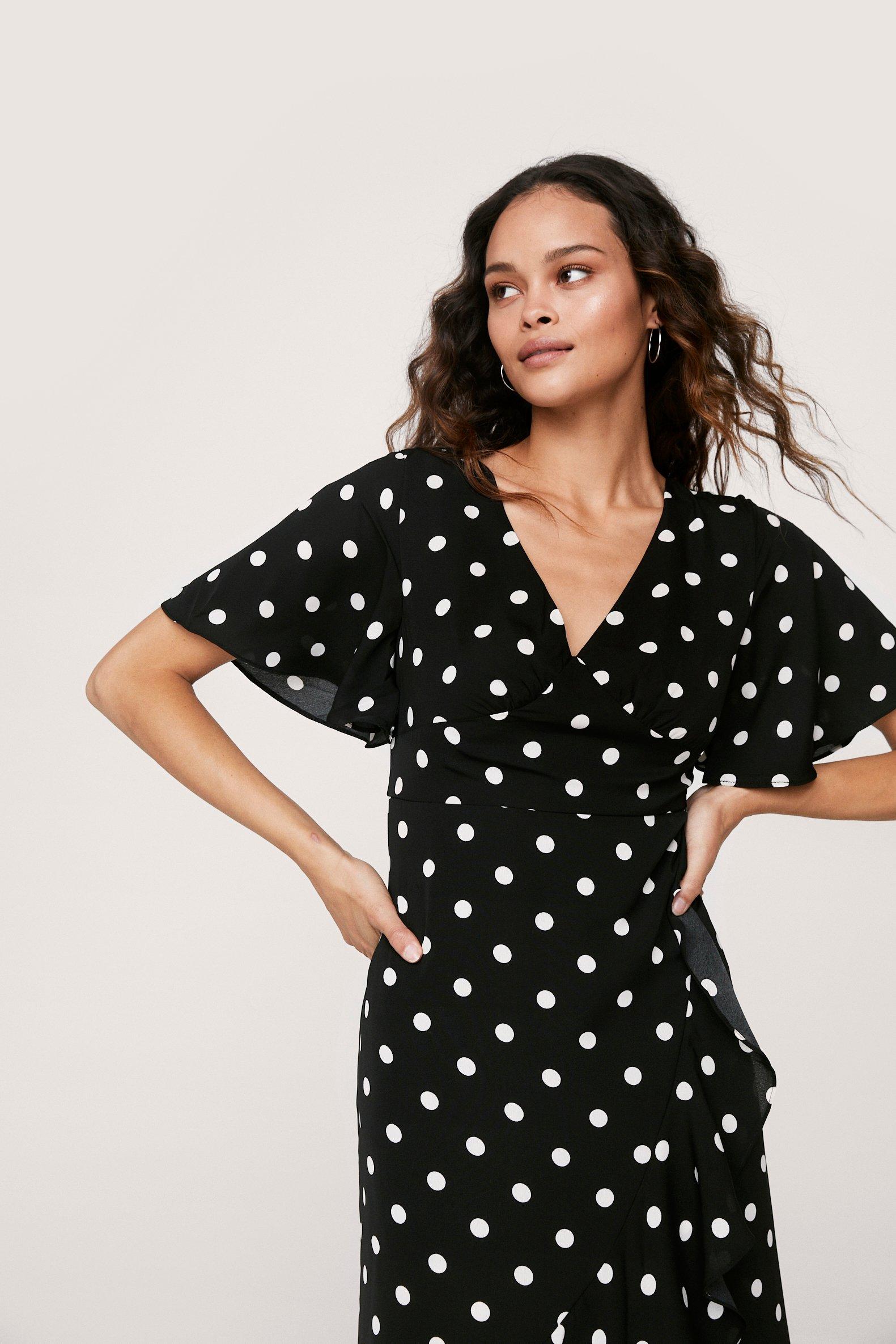 Robe portefeuille volantee a imprime pois Nasty Gal