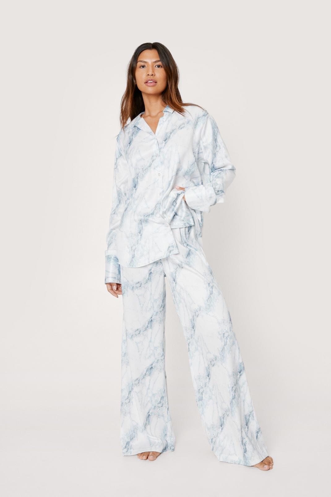 Recyclé - Pyjama chemise ample & pantalon assorti à imprimé marbre, White image number 1