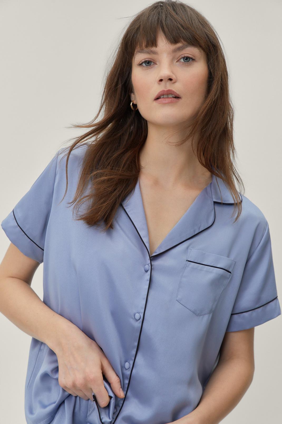 Recyclé - Pyjama satiné chemise & short à liseré contrastant, Blue image number 1