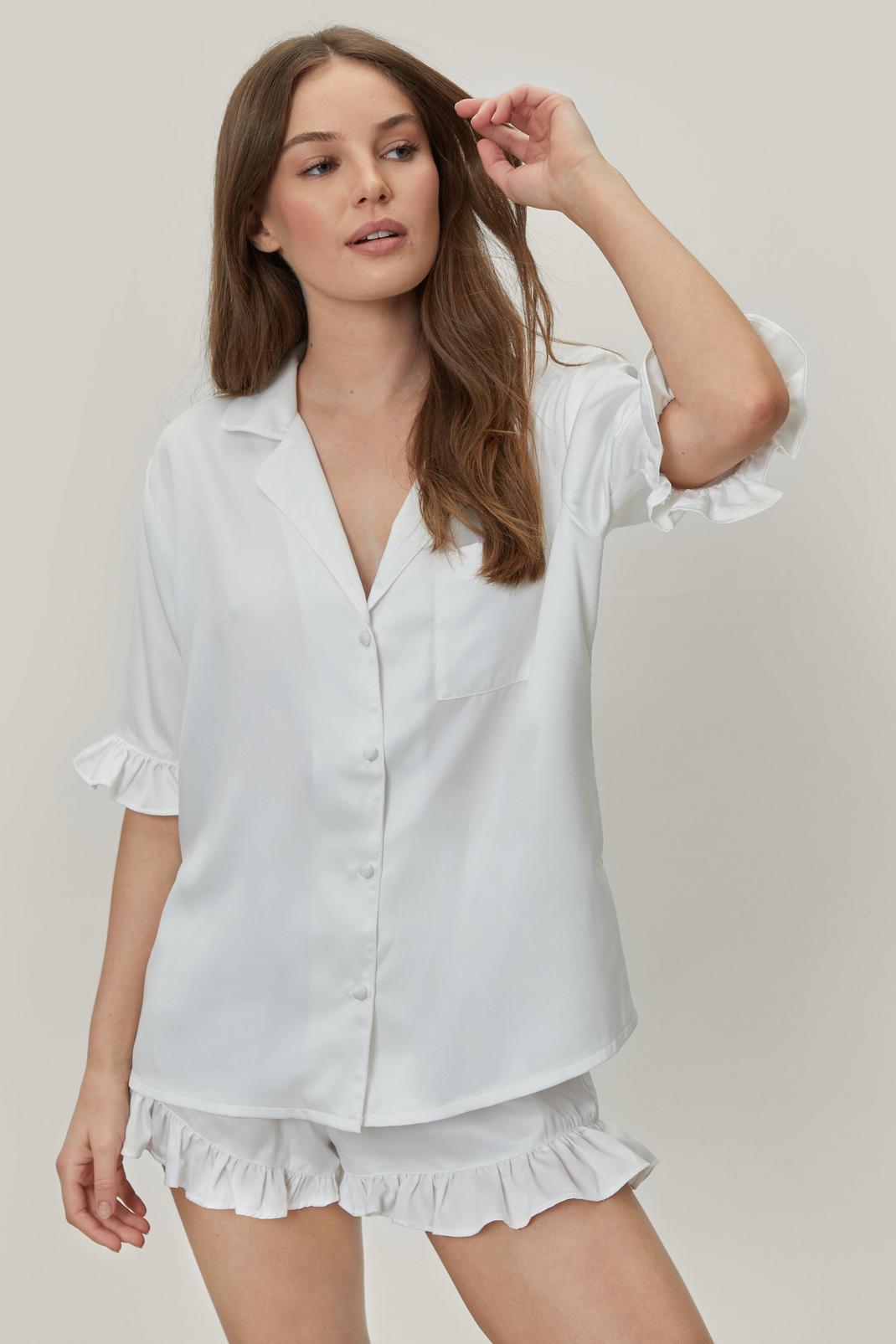 Recyclé - Pyjama satiné chemise & short volanté assorti, Cream image number 1