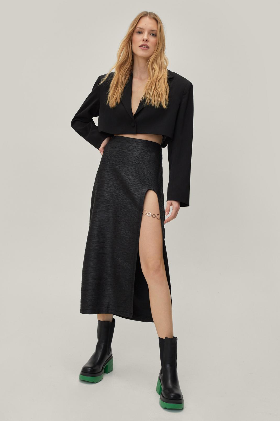 Black Textured Chain Midi Slit Skirt image number 1
