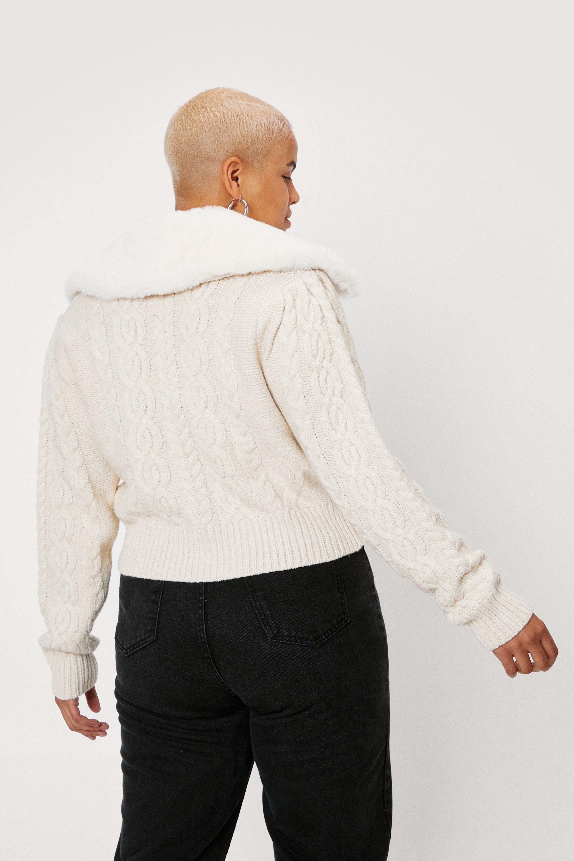 Plus size sweater with fur clearance collar