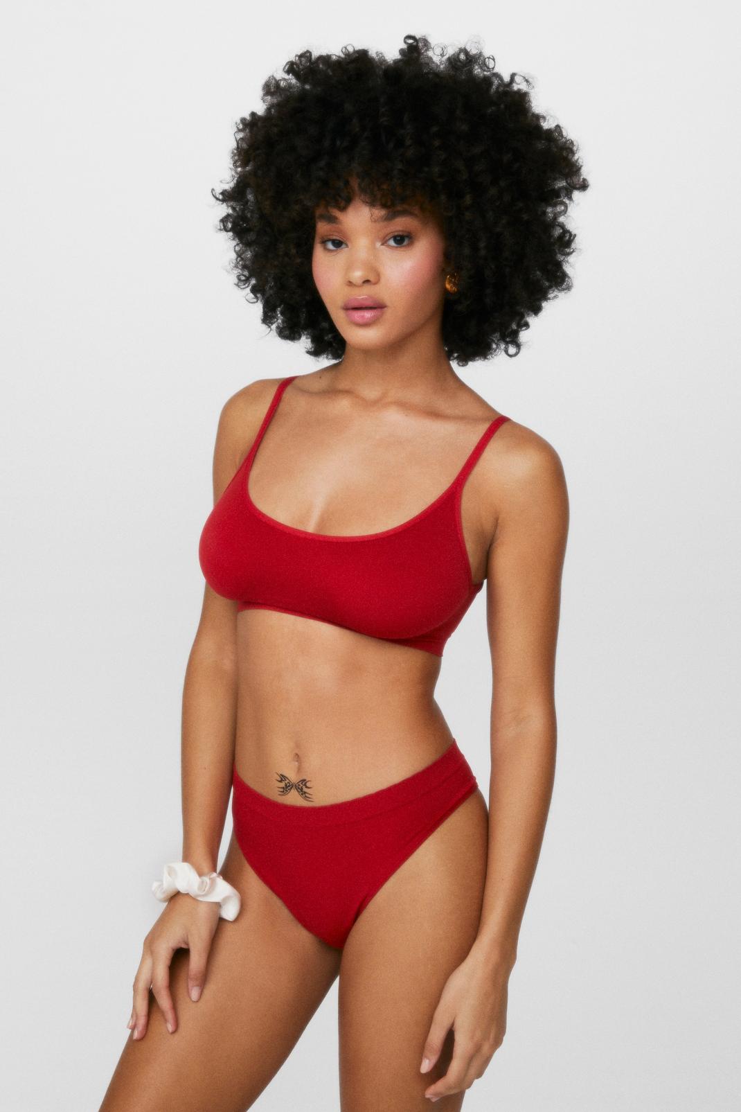 157 Recycled Seamless Scoop Neck Bralette image number 2
