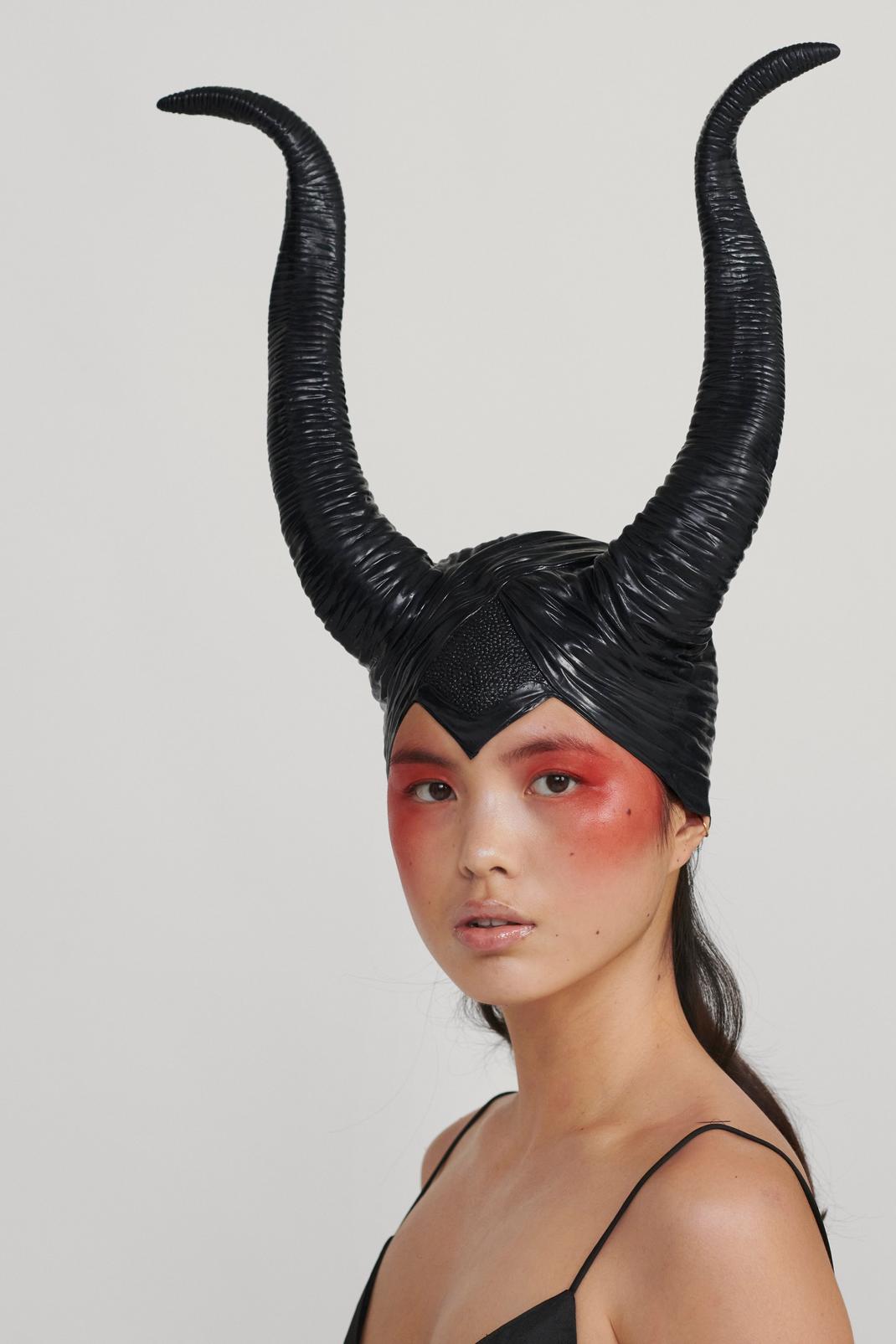 Black Evil Witch Horn Headband image number 1