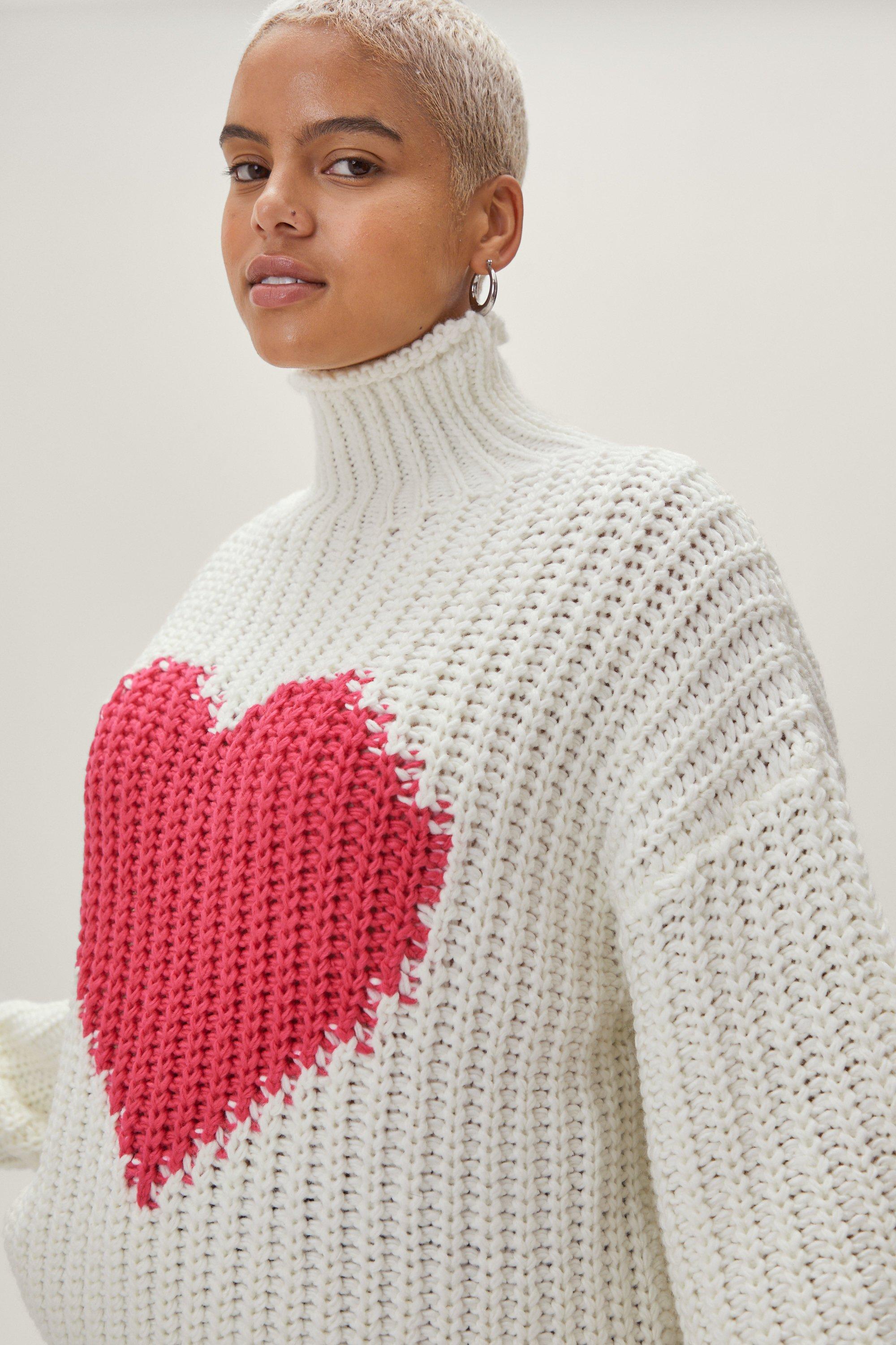 Plus Size Heart Knitted Turtleneck Sweater