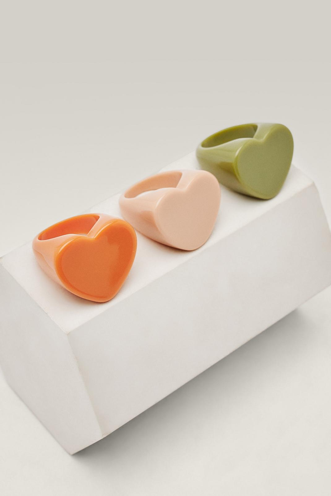 Acrylic Heart Ring 3 Pack, Nude image number 1