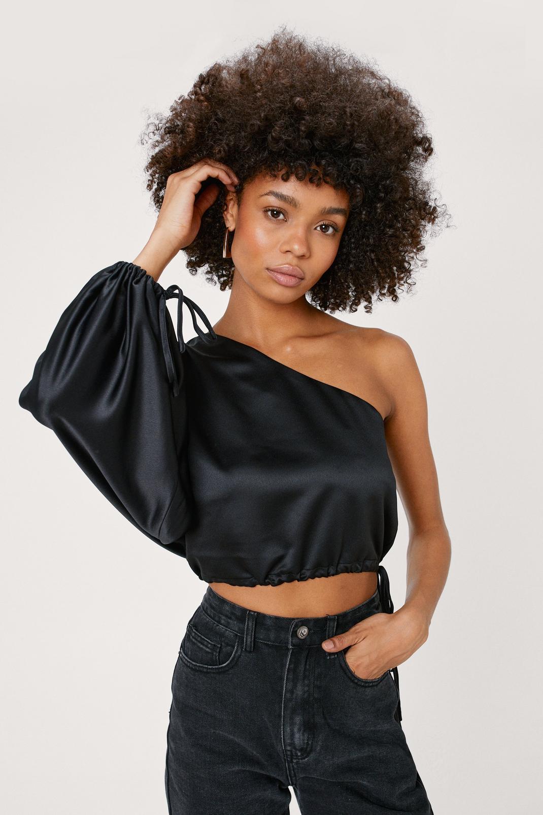 Black One Sleeve Ruched Cropped Blouse image number 1