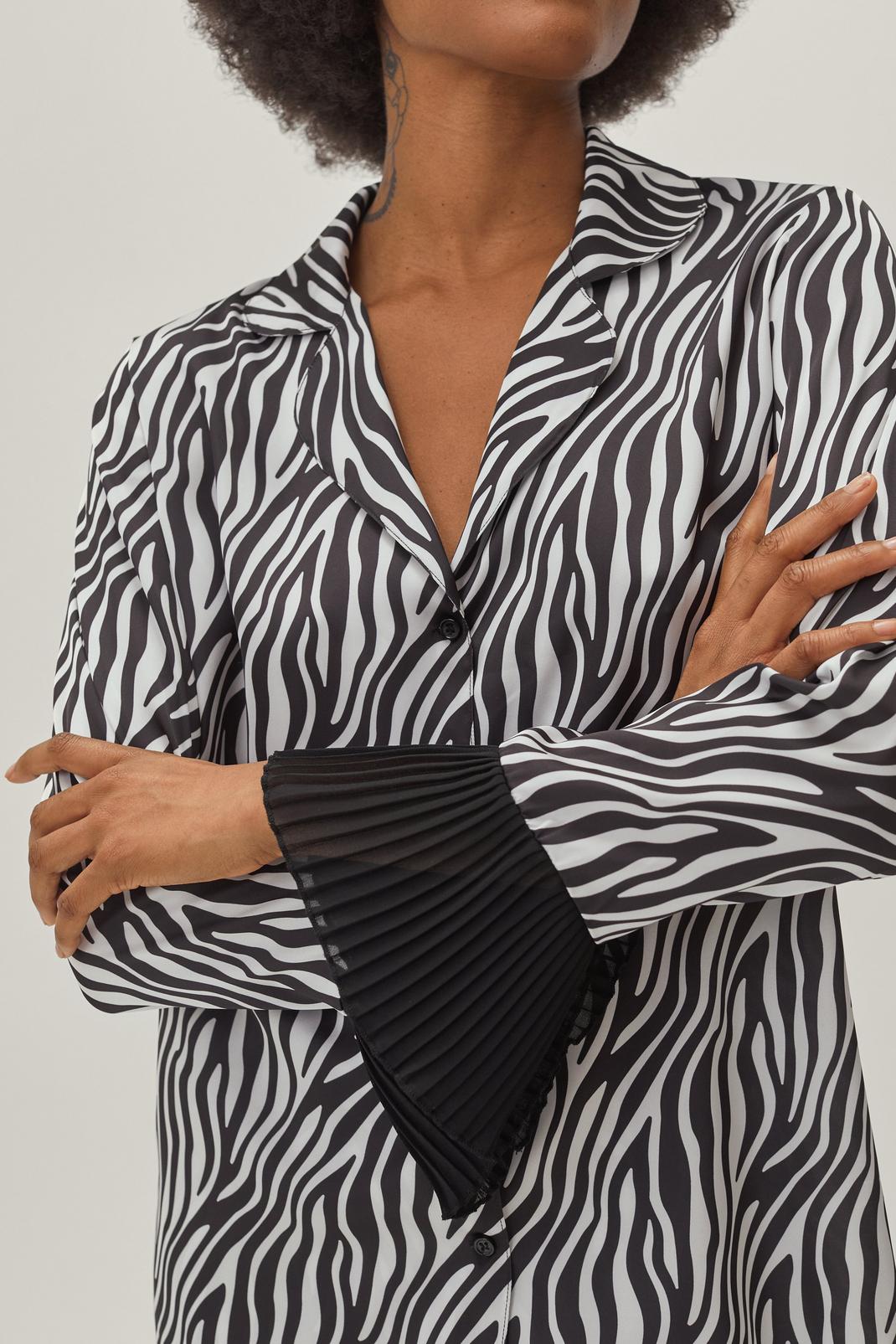105 Petite Zebra Print Cuff Detail Pajama Set image number 2