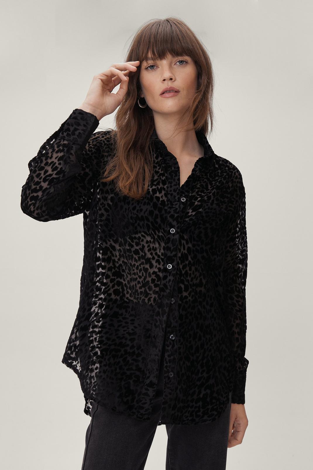 Chemise ample en velours dévoré à motifs léopard, Black image number 1