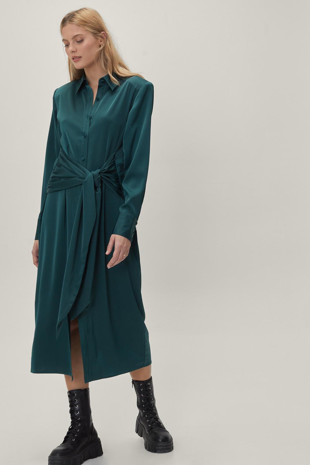 Robe chemise mi-longue satinée durable, Dark green image number 1