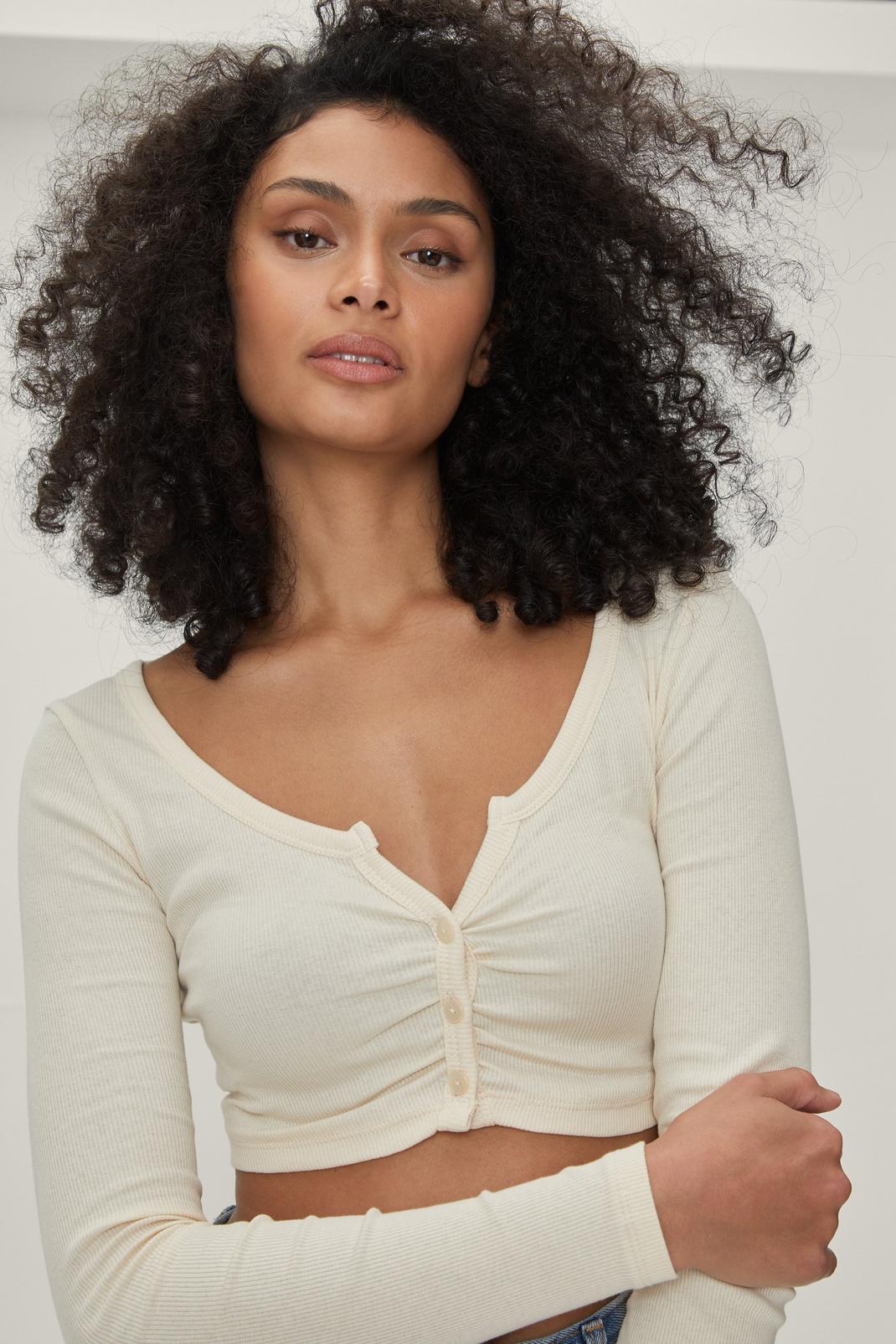 Cream Ruched Scoop Neck Long Sleeve Cropped Top image number 1