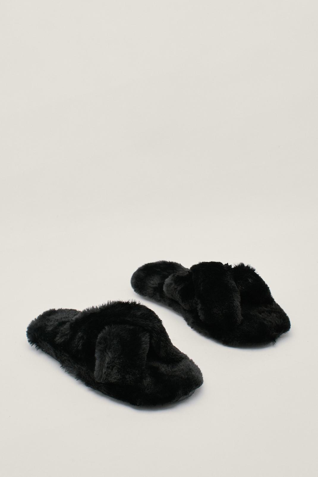 105 Soft Faux Fur Crossover Slippers image number 2