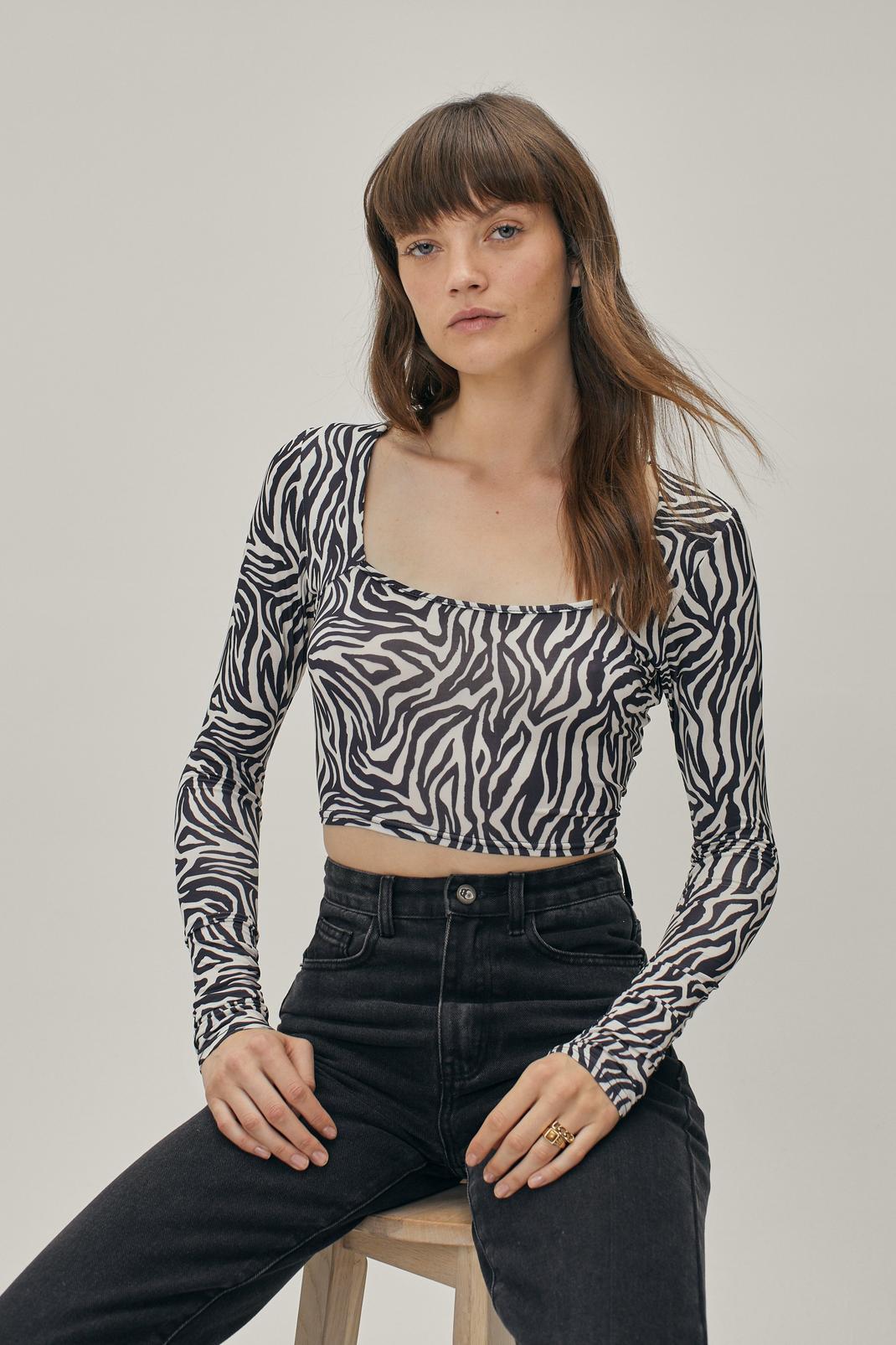 809 Cut Out Long Sleeve Cropped Top image number 2