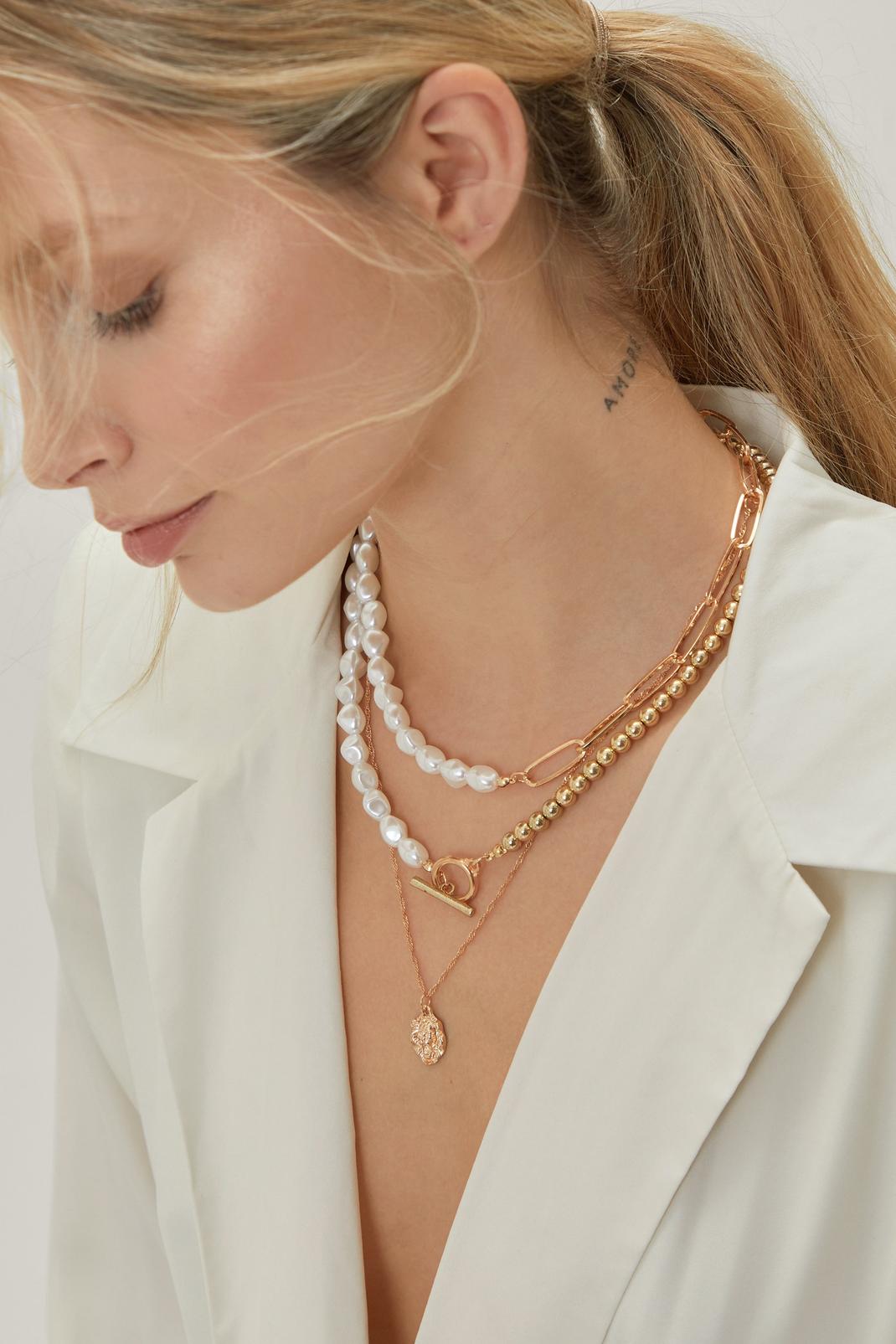 Gold Pearl-Inspired Contrasting Multi Layered Necklace image number 1